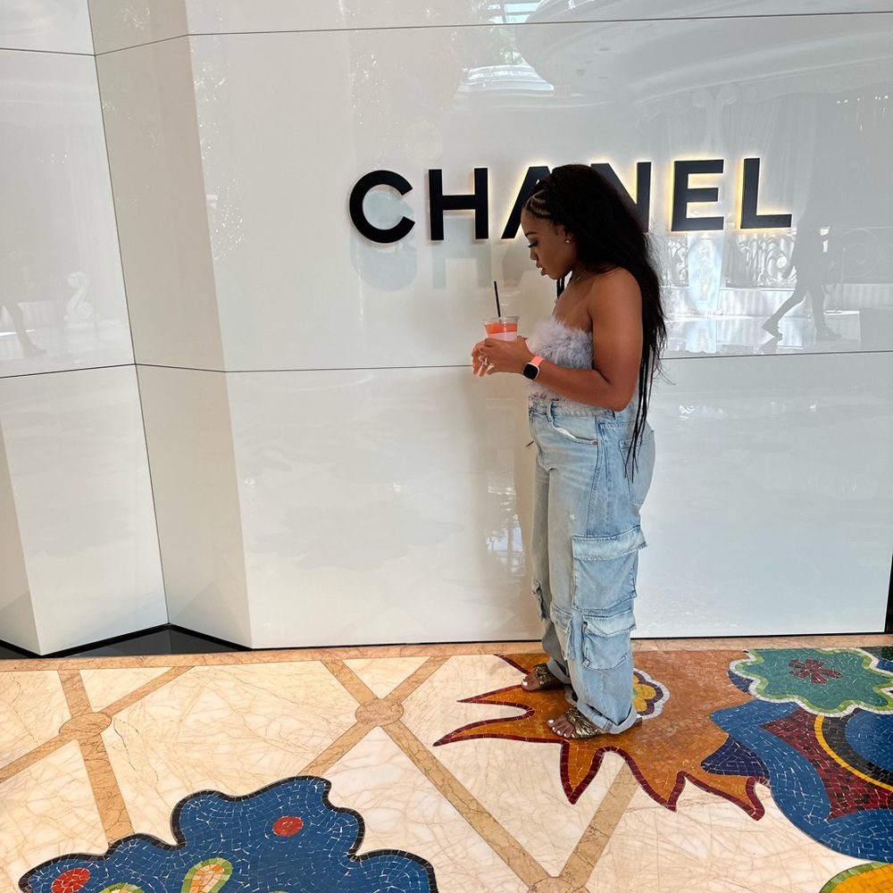 Meet your Posher, Arisha